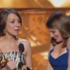 Tina Fey : son sein s'échappe lors des Emmy Awards