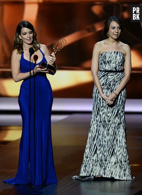 Tina Fey : sa poitrine se dévoile lors des Emmy Awards 2013