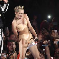 Miley Cyrus : sa tenue des MTV devient un costume... pour Halloween