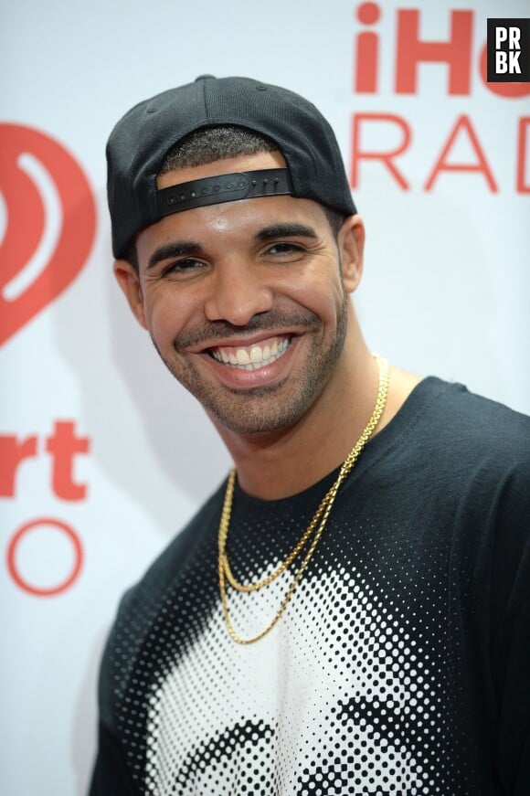 Drake : rappeur convoité par Selena Gomez et Khloé Kardashian
