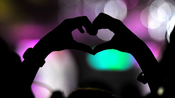 Google Glass : le "coeur avec les mains" breveté, kikoo j'te like