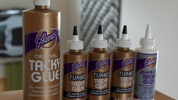 Une mère arrache le pénis de son fils... et tente de le recoller à la glue