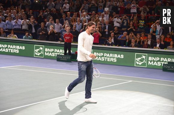 Zlatan Ibrahimovic joue au tennis avec Novak Djokovic aux Masters 100 de Paris-Bercy le 2 novembre 2013
