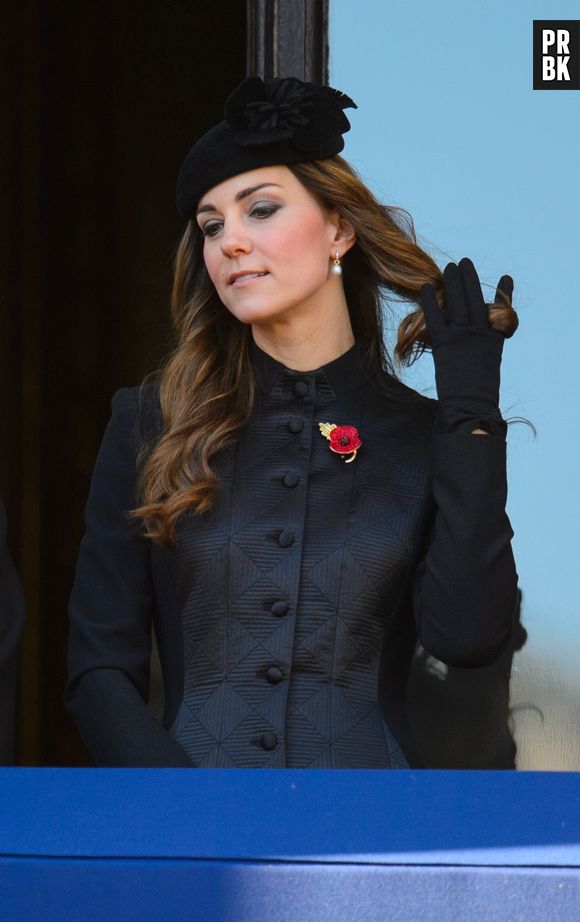 Kate Middleton, chic toute en noir pour le Remembrance Day, le 10 novembre 2013 à Londres