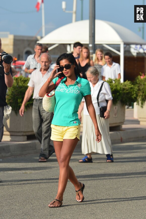 Ayem Nour en mode vacances, le 28 juillet 2013 à Saint Tropez