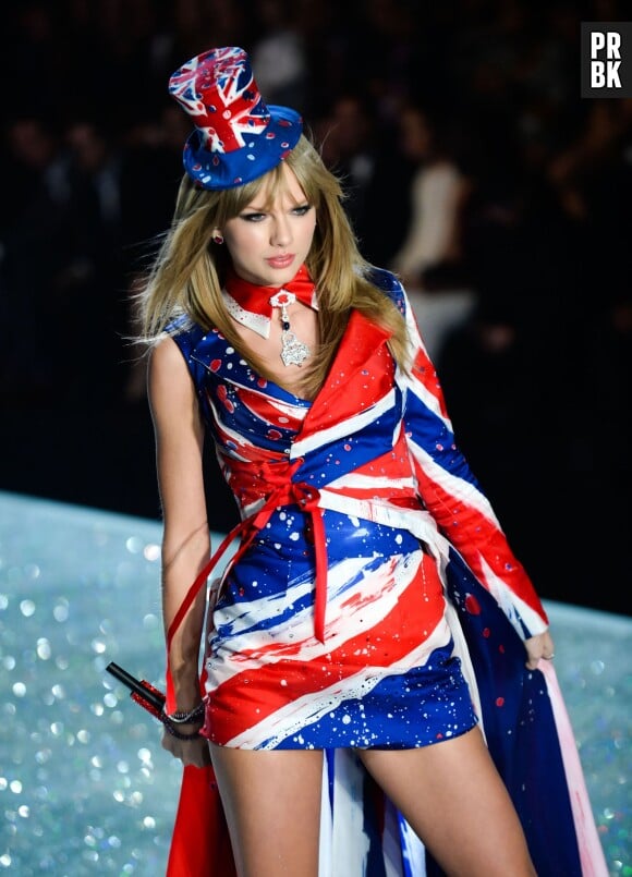 Taylor Swift pendant le défilé Victoria's Secret, le 13 novembre 2013 à New York