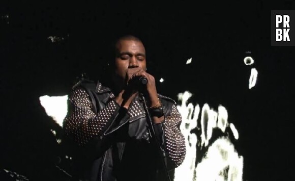 Kanye West attaque Bruno Mars et les MTV VMA 2013 sur scène à Brooklyn