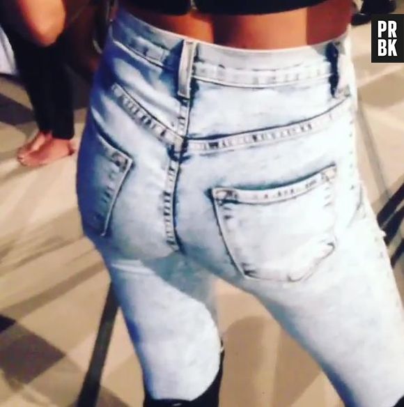 Les copines de Cara Delevingne dévoilent leurs fesses