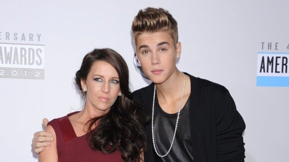 Justin Bieber vénal ? Sa mère balance