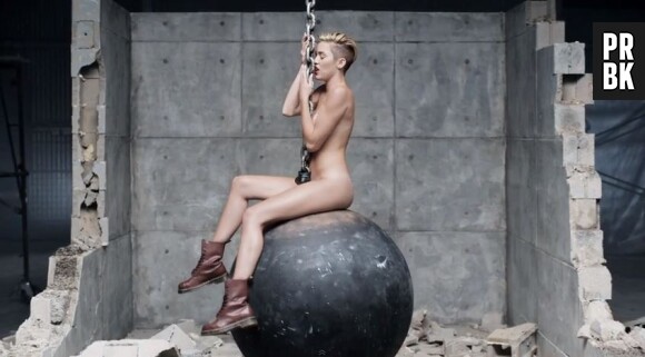 Miley Cyrus - Wrecking Ball, le clip provoc extrait de l'album "Bangerz"