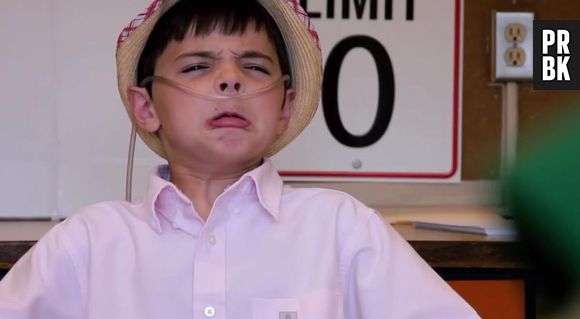 Breaking Bad : Walter oublie la drogue pour un trafic de bonbons dans une parodie délirante