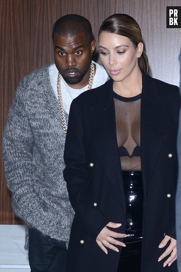 Kim Kardashian : décolleté XL pour une sortie avec Kanye West, le 19 octobre 2013 à NY