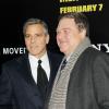 George Clooney et John Goodman sur el tapis rouge de The Monuments Men, le 4 février 2014 à New-York
