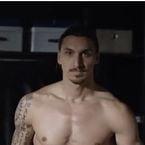 Zlatan Ibrahimovic torse nu et séducteur pour la pub Nivea