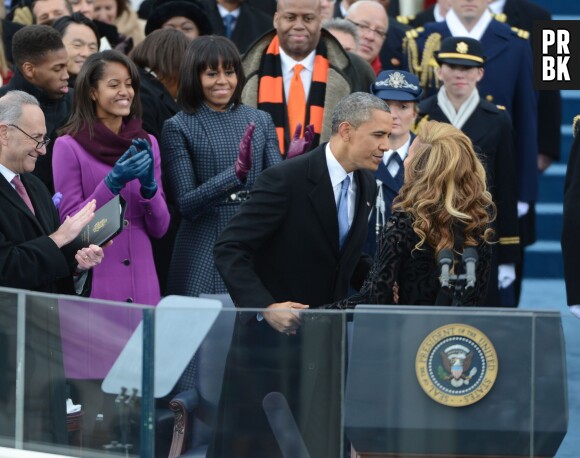 Beyoncé et Barack Obama, complices devant Michelle Obama et ses filles lors de l'investiture du président des Etats-Unis le 21 janvier 2013