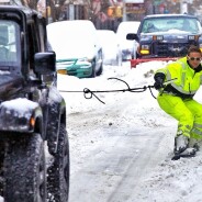 [FUN] Après une tempête de neige à New York, il fait du snowboard dans les rues