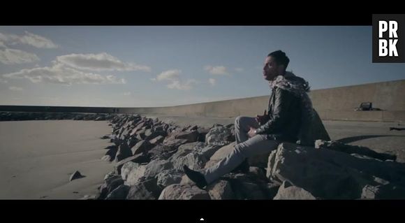 Alban Bartoli dévoile son nouveau clip : 'Une bouteille à la mer'
