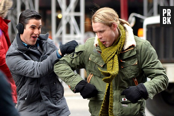 Glee saison 5 : Darren Criss et Chord Overstreet en plein tournage à New York