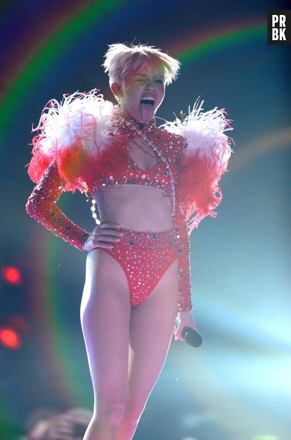Miley Cyrus veut obtenir le titre de reine de la provocation