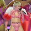 Miley Cyrus sur la scène du Grand Garden Arena de Las Vegas, le 1er mars 2014