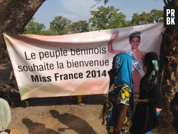 Flora Coquerel : Miss France 2014 en visite au Bénin lors d'un voyage humanitaire