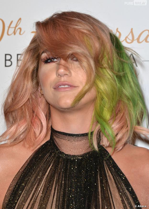 Kesha fait l'amour à la caméra au gala du 60ème anniversaire de l'association "The Humane Society of the United States", le 29 mars 2014