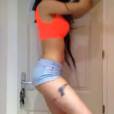 Niia Hall en micro-short lors d'une danse sexy improvisée sur Facebook