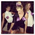 Candice Swanepoel fait la fête avec ses copines mannequins