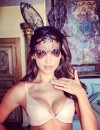 Irina Shayk en soutien-gorge et masque sexy