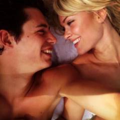 Caroline Receveur : selfie topless avec son copain Valentin Lucas