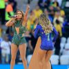 Coupe du Monde 2014 : Jennifer Lopez sexy aux côtés de Pitbull et Claudia Leitte au stade de Sao Paulo, le 12 juin 2014