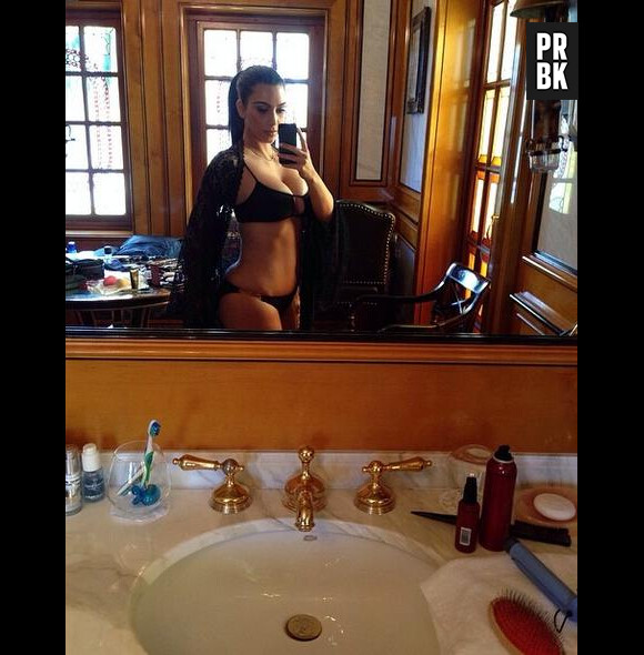 Kim Kardashian : selfie sexy en bikini sur Instagram