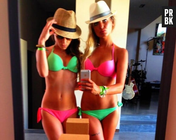 Aurélie Dotremont et Capucine Anav sexy en bikinis