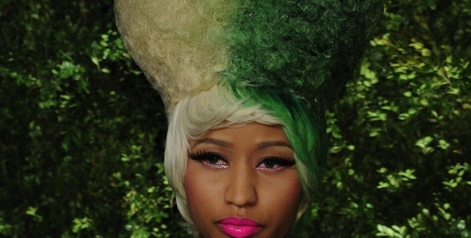 Nicki Minaj : une coupe de cheveux et couleur excentriques