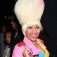 Nicki Minaj voit la vie en blanc et rose grâce à sa coupe de cheveux