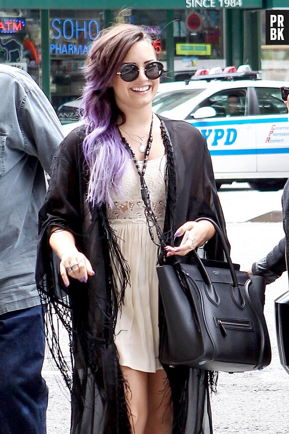 Demi Lovato avec les cheveux violets