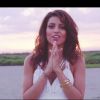 Tal sexy dans le clip de Marcher au soleil