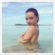 Miranda Kerr topless sur Instagram