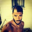 Julien Guirado torse nu sur Instagram pour exhiber sa nouvelle coupe de cheveux