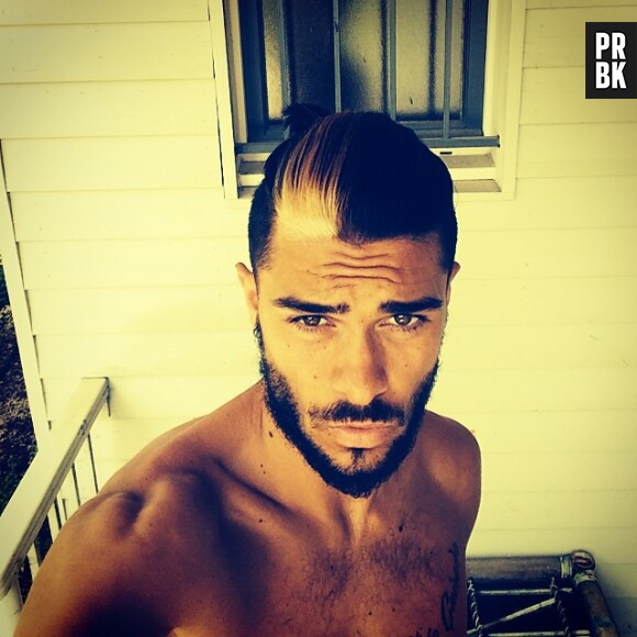 Julien Guirado torse nu sur Instagram pour exhiber sa nouvelle coupe de cheveux