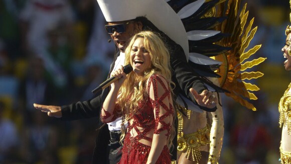 Shakira : show sexy pour la cérémonie de clôture de la Coupe du Monde 2014