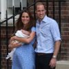 Kate Middleton et le Prince Williams après la naissance du Prince George en juillet 2013