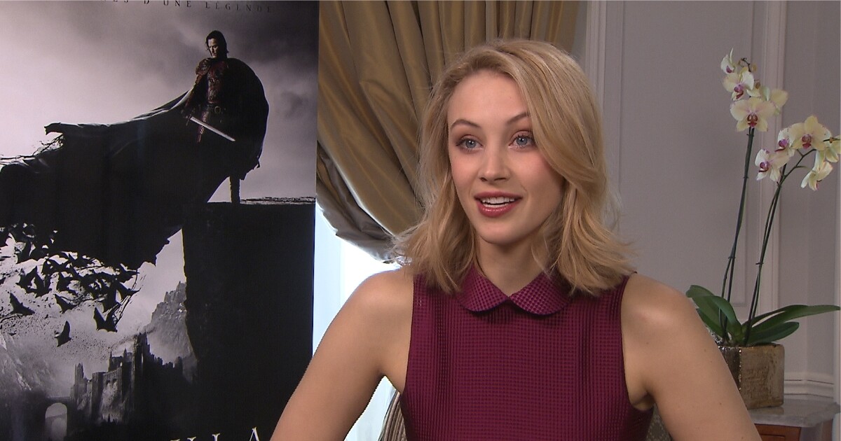 Sarah gadon dracula shop