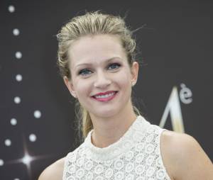 AJ Cook d'Esprits Criminels au 54ème Festival de télévision de Monte Carlo