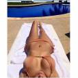  Kim Kardashian exhibe ses seins en bikini sur Instagram 