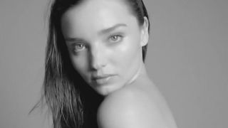 Kendall Jenner, Emily Ratajkowski.. best-of sexy du calendrier de l'Avent de LOVE