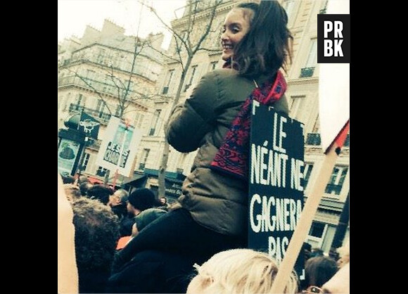 Charlotte Le Bon lors de la marche républicaine organisée à Paris et dans toute la France le 11 janvier 2015, après l'attentat meurtrier de Charlie Hebdo