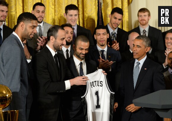Tony Parker et les Spurs honorés par Barack Obama, le 12 janvier 2015 à la Maison Blanche (Etats-Unis)