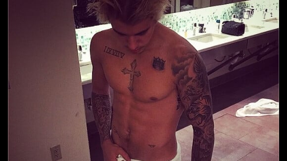 Justin Bieber presque nu sur Instagram : sa réponse aux rumeurs de ses abdos photoshopés