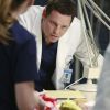 Grey's Anatomy saison 11, épisode 10 :Justin Chambers (Alex) sur une photo